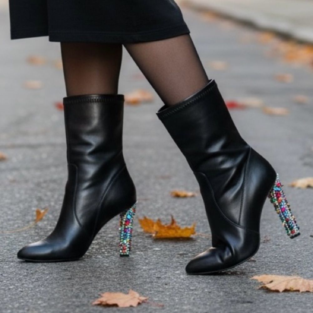 Azalea Wang Women’s 8 Gryffon Black Rhinestone Heel Ankle Statement Boots
